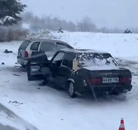 elazigda-zincirleme-trafik-kazasi-5-kisi-yaralandi-KAjGfnYp.jpg