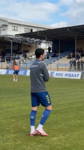 elazigspor-taraftarindan-sehit-fethi-sekinin-ogluna-duygulandiran-jest-dpGUTsds.jpg