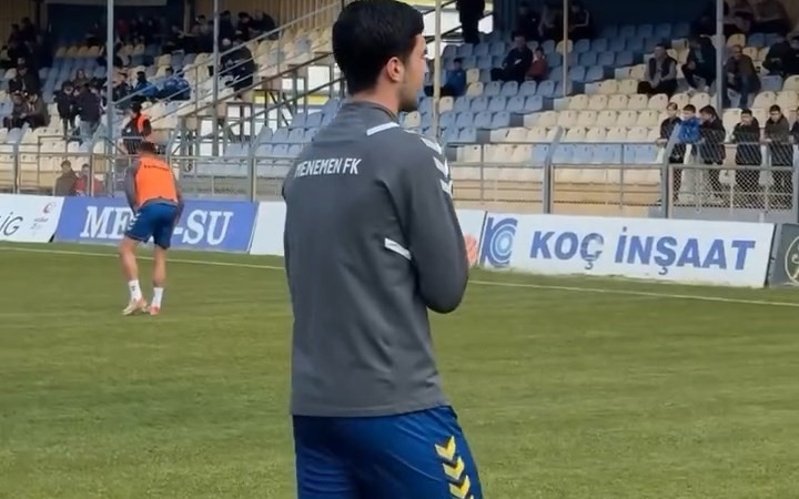 elazigspor-taraftarindan-sehit-fethi-sekinin-ogluna-duygulandiran-jest-dpGUTsds.jpg