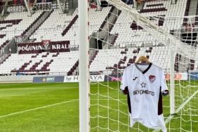 Elazığspor’a Vanspor Maçındaki Olaylar Nedeniyle 1 Maç Seyircisiz Oynama Cezası Verildi elazigspora-vanspor-macindaki-olaylar-nedeniyle-1-mac-seyircisiz-oynama-cezasi-verildi-lg3Sk262.jpg