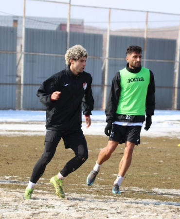 elazigsporda-transfer-donemi-hareketli-gecti-5-takviye-7-ayrilik-R4AsbbDK.jpg