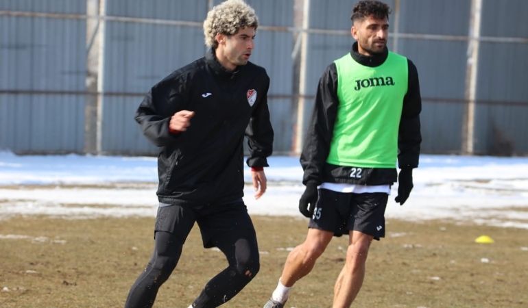 elazigsporda-transfer-donemi-hareketli-gecti-5-takviye-7-ayrilik-R4AsbbDK.jpg