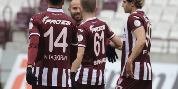 Elazığspor'un 8 Maçlık Yenilmezlik Serisi Menemen FK Deplasmanında Sona Erdi Elazığspor’un 8 Maçlık Yenilmezlik Serisi Menemen FK Deplasmanında Sona Erdi