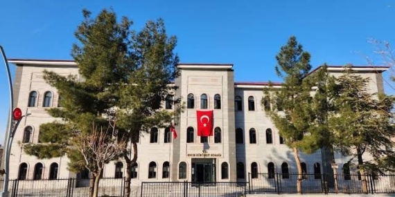 Eruh Kaymakamlığı'ndan Taşınmaz Kiralama ve Satış Duyurusu Eruh Kaymakamlığı’ndan Taşınmaz Kiralama ve Satış Duyurusu