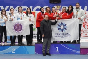 erzurum-teknik-universitesinden-curling-sampiyonasinda-cifte-kupa-basarisi-9mhpxcPT.jpg