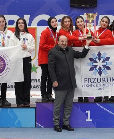 erzurum-teknik-universitesinden-curling-sampiyonasinda-cifte-kupa-basarisi-9mhpxcPT.jpg