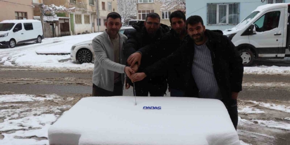 Erzurum'da Eğlenceli Kar Pastası Anları Erzurum’da Eğlenceli Kar Pastası Anları