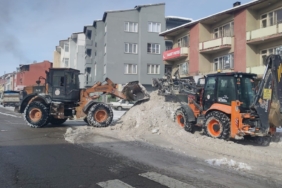 erzurumda-karla-mucadele-calismalari-hiz-kesmeden-devam-ediyor-fgjfpfgT.jpg
