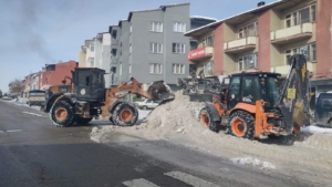 erzurumda-karla-mucadele-calismalari-hiz-kesmeden-devam-ediyor-fgjfpfgT.jpg