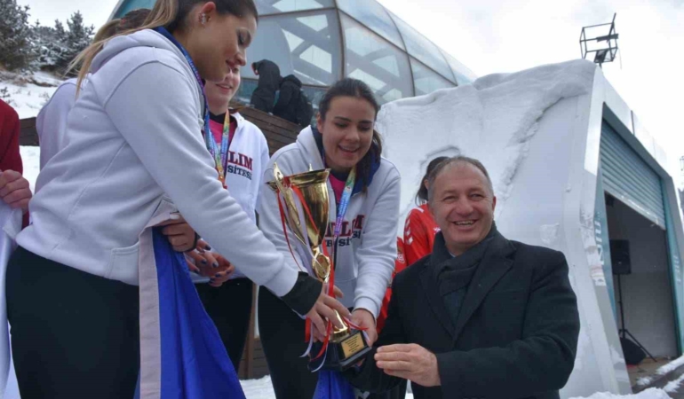 erzurumda-unilig-kar-voleybolu-sampiyonlari-aciklandi-9l7SOWWR.jpg
