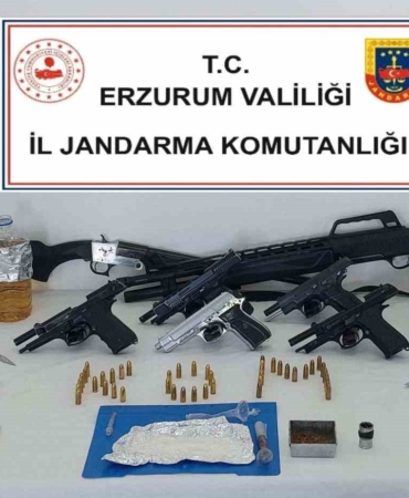 erzurumda-uyusturucu-operasyonu-cok-sayida-madde-ve-silah-ele-gecirildi-uROaYxNT.jpg