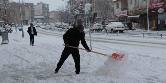 Erzurum'da Yoğun Kar Yağışı ve Etkileri Erzurum’da Yoğun Kar Yağışı ve Etkileri
