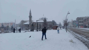 erzurumda-yogun-kar-yagisi-ve-ulasim-sorunlari-2aMbwhl9.jpg
