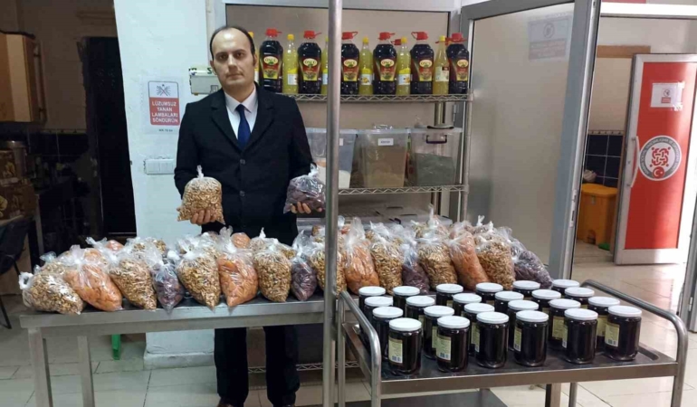 gaziantep-arabanda-ramazan-yardimlari-basladi-M4tD6hLs.jpg