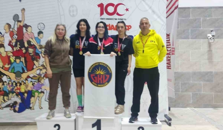 gaziantep-kolej-vakfi-ozel-liselerinden-paletli-yuzme-sampiyonasinda-buyuk-basari-Yw9jGVUu.jpg