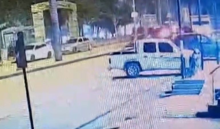 gaziantep-nizipte-sokak-kopekleri-saldirisi-sonrasi-trafik-kazasi-sKRH4SOS.jpg