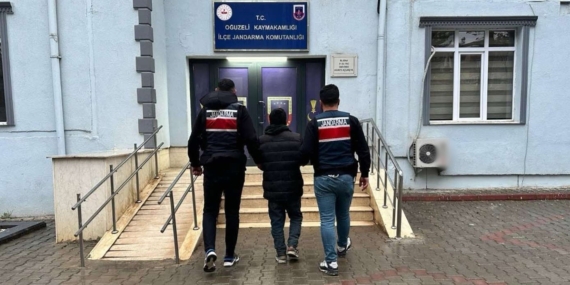 Gaziantep'te 13 Yıl Hapis Cezası Olan Firari Şahıs Yakalandı Gaziantep’te 13 Yıl Hapis Cezası Olan Firari Şahıs Yakalandı