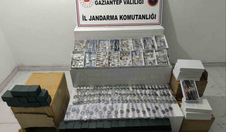 gaziantepte-2-milyon-tl-degerinde-kacak-saat-operasyonu-1wwvxxY4.jpg