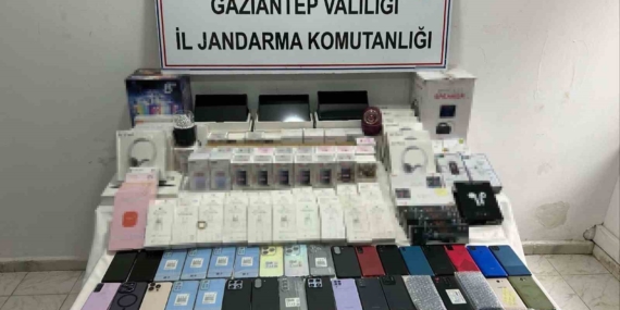 Gaziantep'te 3 Milyon TL Değerinde Kaçak Ürün Ele Geçirildi Gaziantep’te 3 Milyon TL Değerinde Kaçak Ürün Ele Geçirildi