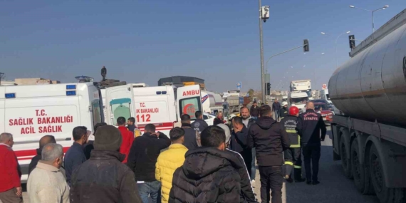 Gaziantep'te Trafik Kazası: 5 Yaralı Gaziantep’te Trafik Kazası: 5 Yaralı