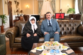 husna-turhan-ninenin-erzurum-valisi-ile-anlamli-ziyareti-LP5Xh64Q.jpg
