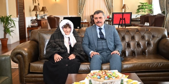 Hüsna Turhan Nine’nin Erzurum Valisi ile Anlamlı Ziyareti