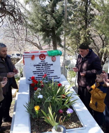 idlib-sehidi-cuma-bagatur-anildi-HAj8Tq2B.jpg