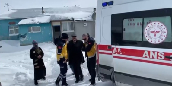 Kars'ta Kar Yağışı Sonrası Sağlık Ekipleri Seferber Oldu Kars’ta Kar Yağışı Sonrası Sağlık Ekipleri Seferber Oldu