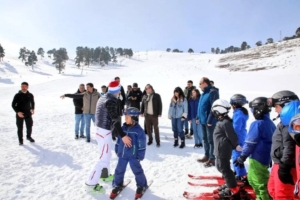 karsta-karin-yildizlari-sarikamista-projesi-ile-kayak-heyecani-dcbK3UAk.jpg