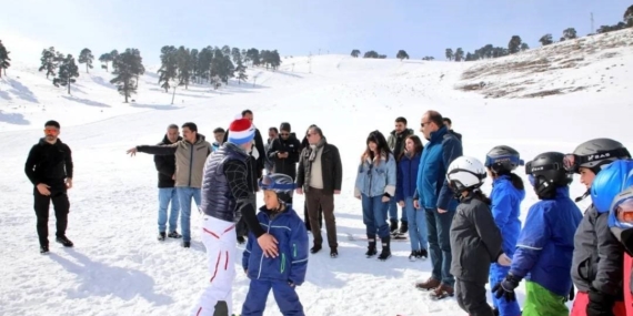 Kars’ta 'Karın Yıldızları Sarıkamış’ta' Projesi ile Kayak Heyecanı Kars’ta ‘Karın Yıldızları Sarıkamış’ta’ Projesi ile Kayak Heyecanı