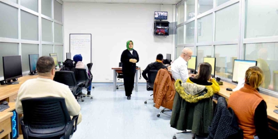 Malatya Büyükşehir Belediyesi'nden Engellilere Yönelik Bilgisayarlı Muhasebe Kursu Malatya Büyükşehir Belediyesi’nden Engellilere Yönelik Bilgisayarlı Muhasebe Kursu