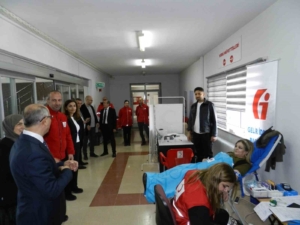 malatya-defterdarliginda-kan-bagisi-kampanyasi-CO4Z4AT7.jpg