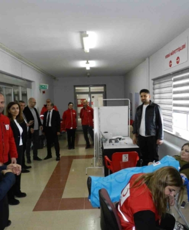 malatya-defterdarliginda-kan-bagisi-kampanyasi-CO4Z4AT7.jpg