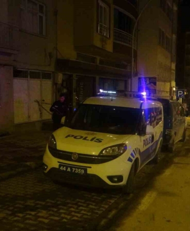 malatyada-6-kattan-dusen-kadin-agir-yaralandi-we6JQNaG.jpg