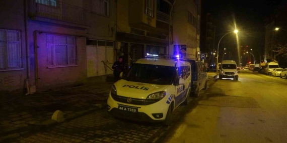 Malatya'da 6. Kattan Düşen Kadın Ağır Yaralandı Malatya’da 6. Kattan Düşen Kadın Ağır Yaralandı