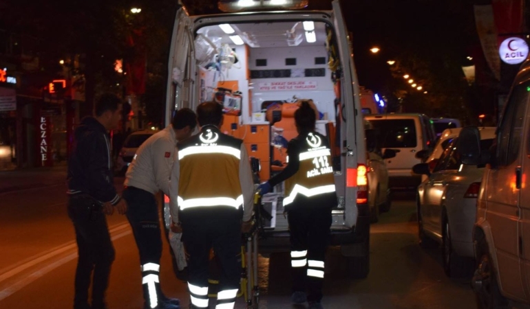 malatyada-ambulans-ve-otomobil-carpisti-1-yarali-G7nZrgwe.jpg