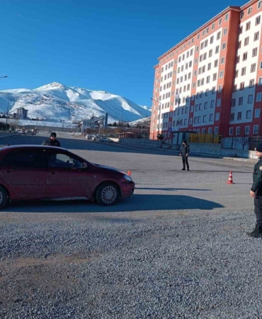 malatyada-okul-ve-yurt-cevrelerinde-guvenlik-denetimleri-v2j6FHPp.jpg