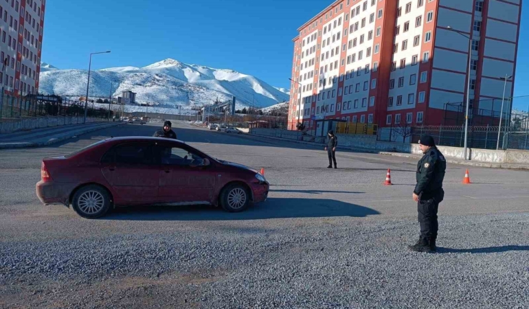 malatyada-okul-ve-yurt-cevrelerinde-guvenlik-denetimleri-v2j6FHPp.jpg