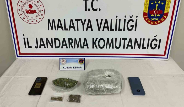 malatyada-uyusturucu-operasyonu-850-gram-esrar-ele-gecirildi-v3Bzs4a1.jpg