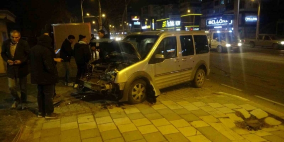 Malatya'da Zincirleme Kazalar: 8 Araç Çarpıştı Malatya’da Zincirleme Kazalar: 8 Araç Çarpıştı
