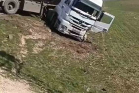 mardinde-tir-ve-cip-carpisti-maddi-hasar-yarali-yok-xTAm9enC.jpg