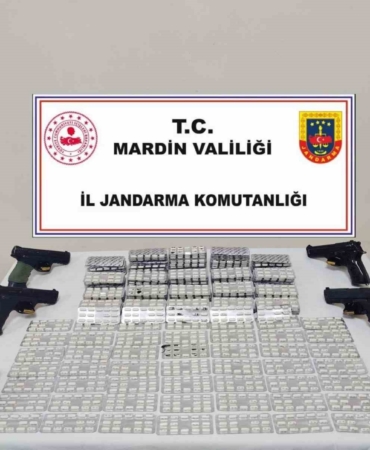 mardinde-uyusturucu-ve-silah-operasyonu-5500-uyusturucu-hap-ve-4-tabanca-ele-gecirildi-uSCi371F.jpg