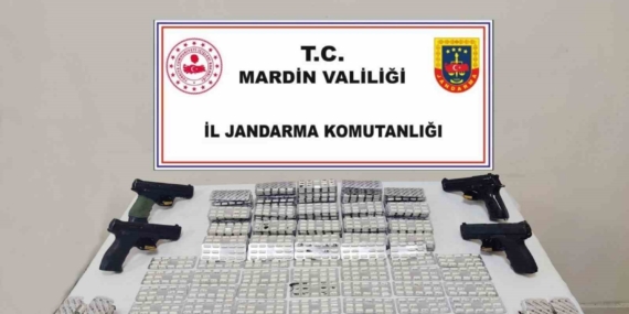 Mardin'de Uyuşturucu ve Silah Operasyonu: 5.500 Uyuşturucu Hap ve 4 Tabanca Ele Geçirildi Mardin’de Uyuşturucu ve Silah Operasyonu: 5.500 Uyuşturucu Hap ve 4 Tabanca Ele Geçirildi