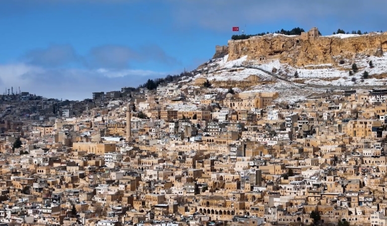 mardinin-kis-manzarasi-tarihi-guzellikler-karla-butunlesiyor-xa5hXtCE.jpg