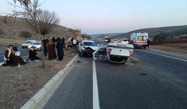 mardinin-mazidagi-ilcesinde-trafik-kazasi-10-yarali-WheMnhJF.jpg