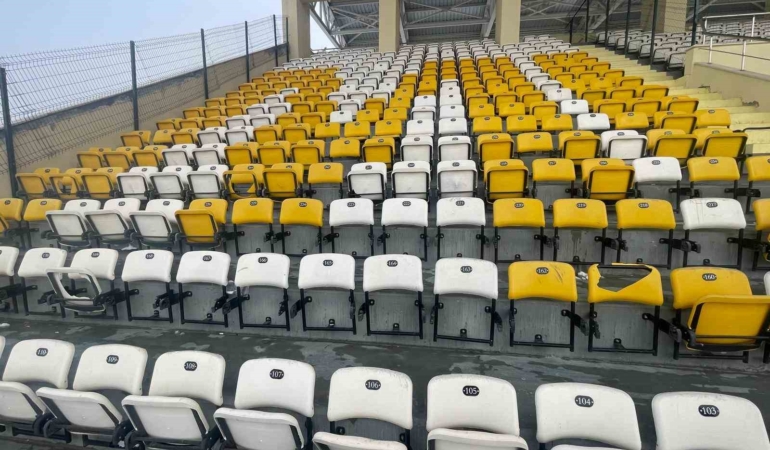 musspor-bursaspor-macinda-stadyumda-300-koltuk-zarar-gordu-8XhQsQ8N.jpg