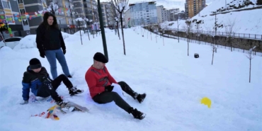 musta-ailelerle-kar-keyfi-lala-vadisinde-kis-eglencesi-vabFPFDz.jpg