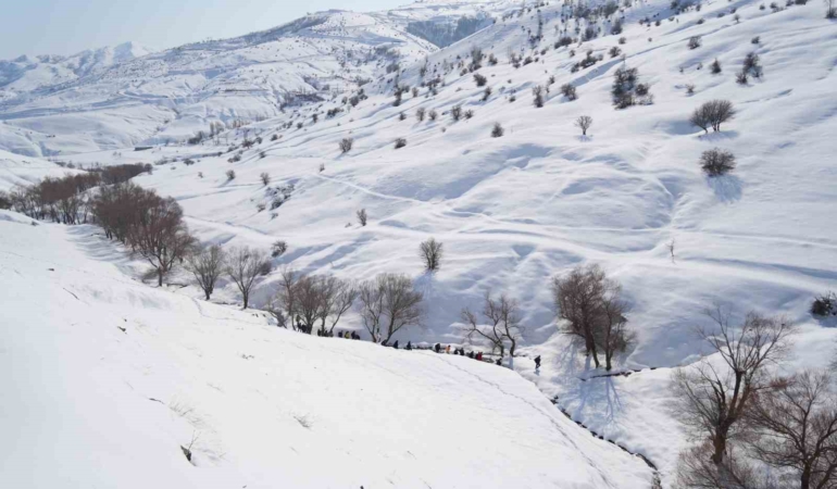 musta-doga-yuruyusu-karli-derenin-guzellikleri-DufbxcAU.jpg