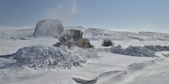 Muş'ta Kar Yağışı Sonrası Yol Açma Çalışmaları Muş’ta Kar Yağışı Sonrası Yol Açma Çalışmaları