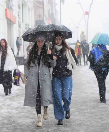 Muş'ta Yoğun Kar Yağışı Hayatı Olumsuz Etkiledi musta-yogun-kar-yagisi-hayati-olumsuz-etkiledi-PErP8DEN.jpg